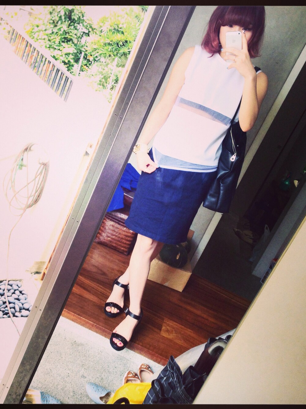 「#ペンシルスカート、モノトーン、＃デニム、#モード、#シースルー」｜「JEANASISのシースルーダイバーノースリーブ（トップス、ホワイト系）」を使った、Kinuhａさん（レディース・157cm）の夏コーディネートの1枚目の写真