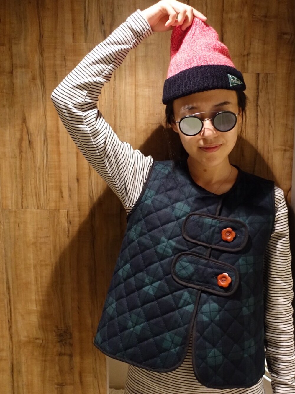 「y1,hsuanのアイテム（ダウンベスト、グリーン系）」を使った、Yihsuan Chaoさん（レディース・160cm）の秋コーディネートの1枚目の写真