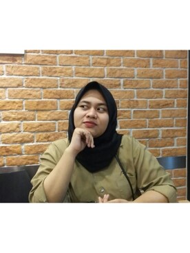 「PULL&BEAR（プルアンドベア）のアイテム（その他トップス）」を使った、Zahwa Rizky A.さん（レディース・165cm）の夏コーディネート