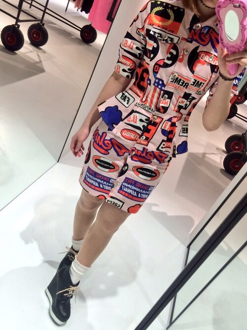 yui使用「Moschino（Moschino iPhone 5 / 5S Cover）」的時尚穿搭