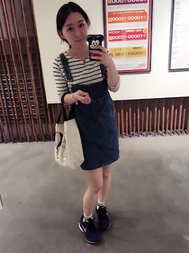 「5（ファイブ）のアイテム（スカート）」を使った、陳巧巧さん（レディース・160cm）の秋コーディネート
