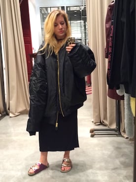 「ISABEL MARANT（イザベルマラン）のアイテム（サンダル）」を使った、Haleyさん（レディース・160cm）の秋コーディネート