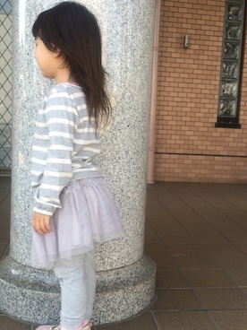 「OSHKOSH（オシュコシュ）のアイテム（Tシャツ/カットソー）」を使った、Emi Okamotoさん（キッズ・90cm）の春コーディネート