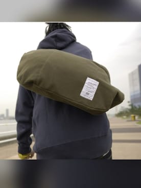 「アイテム（メッセンジャーバッグ、グリーン系）」を使った、Yu-shin045さん（メンズ・165cm）の春コーディネート