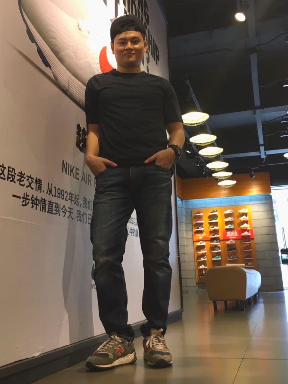 「GUのアイテム（デニムパンツ、ブルー系）」を使った、就是先生さん（メンズ・168cm）の夏コーディネートの1枚目の写真