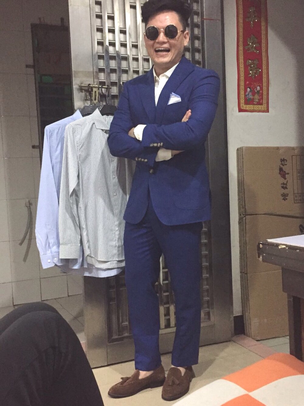 「jiushixianshengのアイテム（スーツジャケット、ブルー系）」を使った、就是先生さん（メンズ・168cm）の秋コーディネートの1枚目の写真