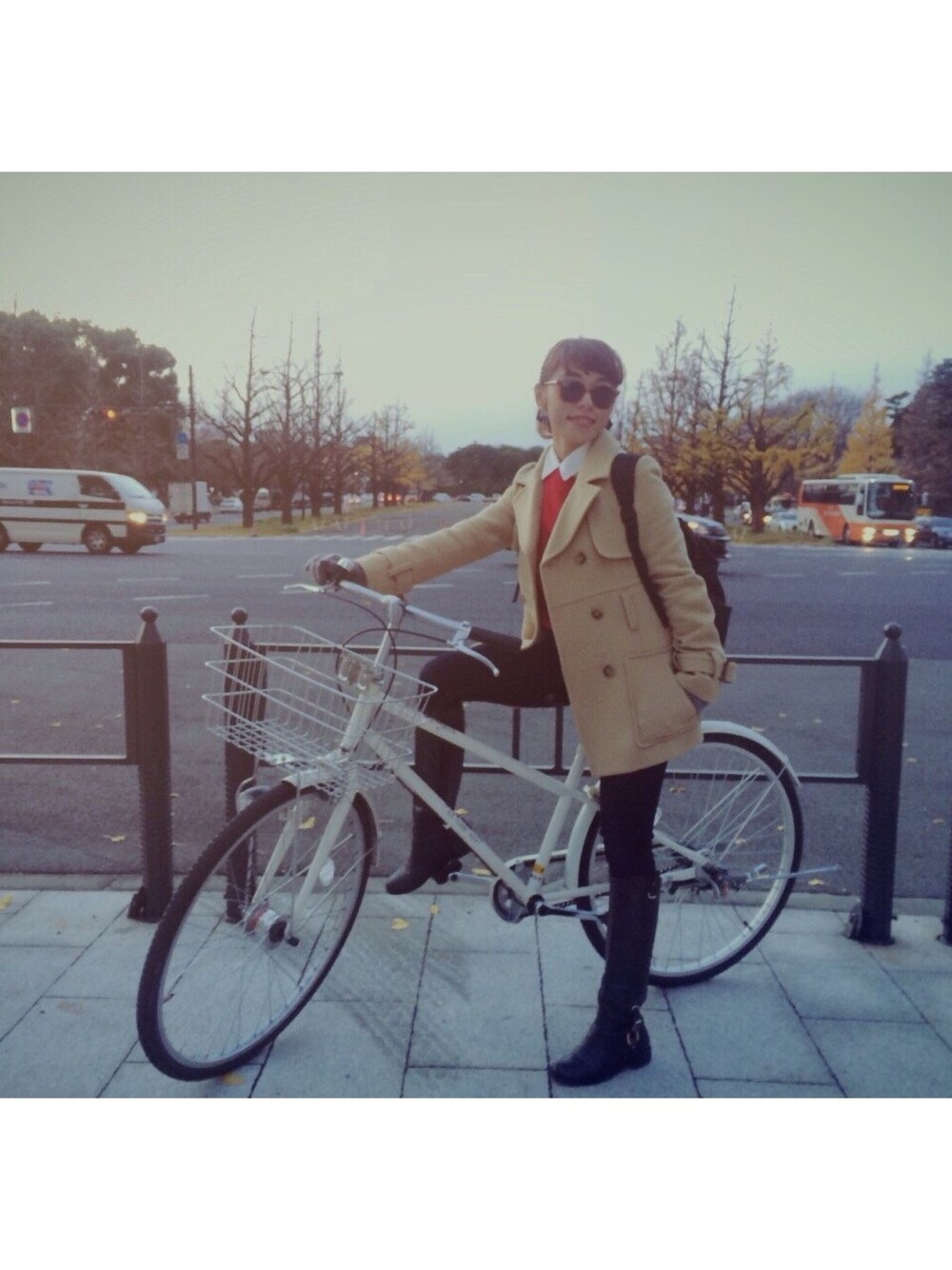 「自転車スタイル、サイクリング」｜「DOUBLE STANDARD CLOTHINGのアイテム（ダウンジャケット/コート、ベージュ系）」を使った、yukiさん（レディース・154cm）の冬コーディネートの1枚目の写真