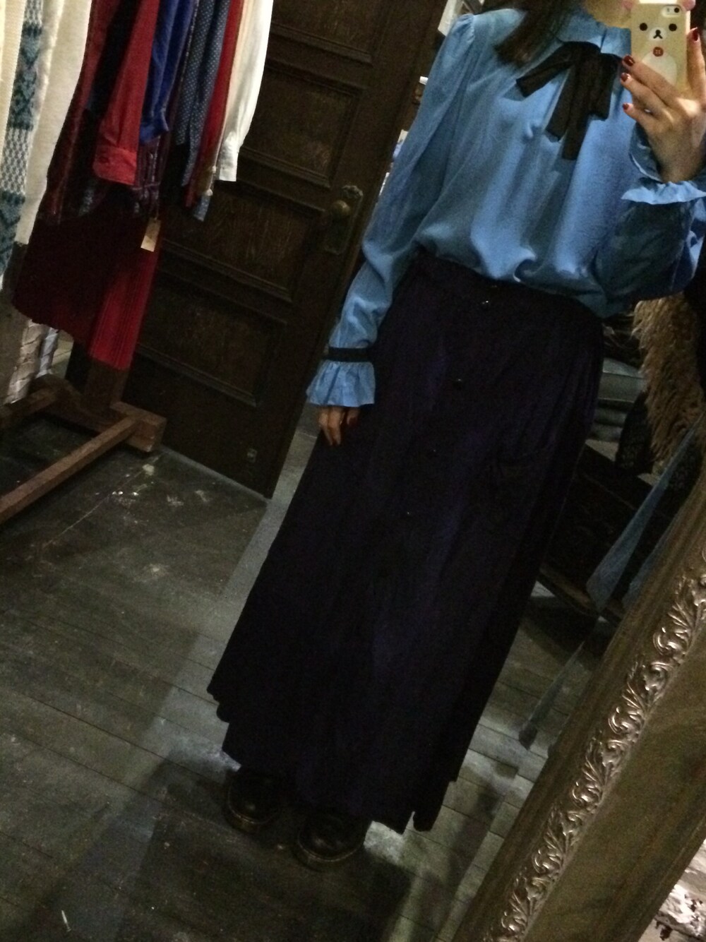 「サンローラン、YVES SAINT LAURENT、ブラウス、リボン、ロングスカート、古着」｜「Yves Saint Laurent rive gaucheのアイテム（シャツ/ブラウス、ブルー系）」を使った、LULUさん（レディース・165cm）の春コーディネートの1枚目の写真