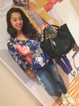「Desigual（デシグアル）のアイテム（トートバッグ）」を使った、Christina さん（レディース・161cm）の夏コーディネート