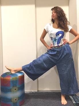 「Desigual（デシグアル）のアイテム（Tシャツ/カットソー）」を使った、Christina さん（レディース・161cm）の秋コーディネート