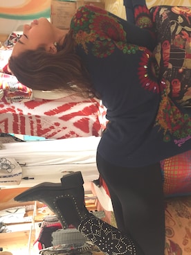 「Desigual（デシグアル）のアイテム（ニット/セーター）」を使った、Christina さん（レディース・161cm）の秋コーディネート