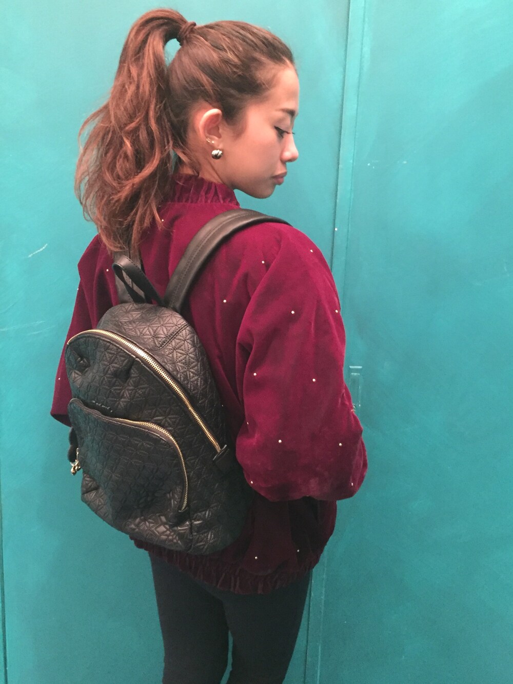 「Desigual、mydesigual、outfit、ootd、BAG、desigualbag」｜「Desigualの「Desigual/デシグアル」バッグ（バックパック/リュック、ブラック系）」を使った、Christina さん（レディース・161cm）の秋コーディネートの1枚目の写真