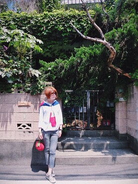 「BEAMS（ビームス）の蘋果手拿包（トートバッグ、レッド系）」を使った、♡モモ♡さん（レディース・168cm）の春コーディネート
