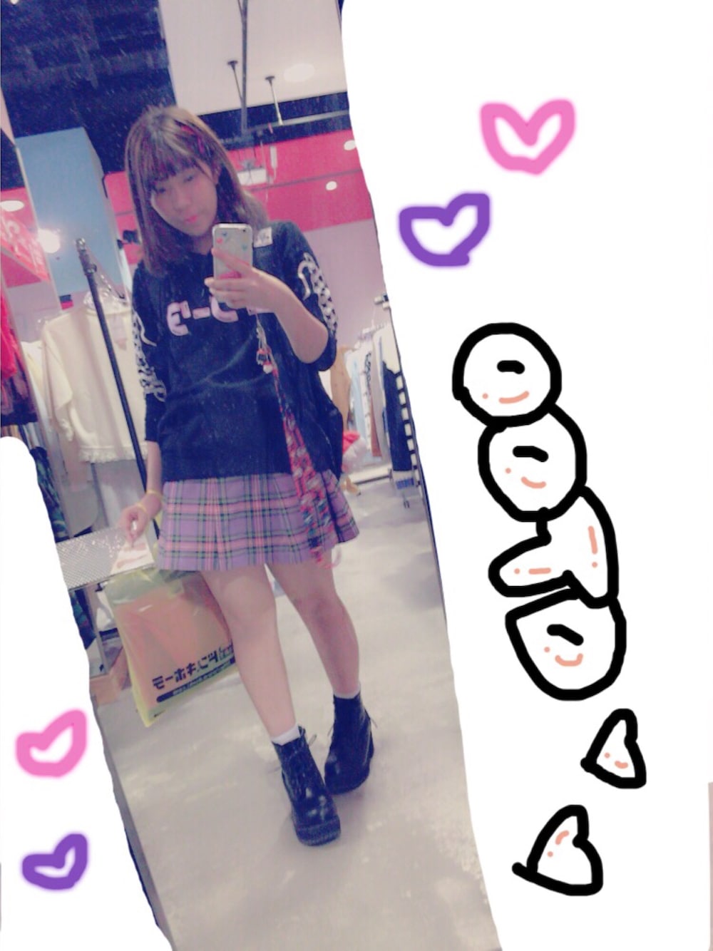 「ゆめかわいい、黒パーカー、ブリーツスカート、チェックスカート、パーカー×スカート、黒×紫」｜「BUBBLESのアイテム（スカート、パープル系）」を使った、♡山崎あかね(あかねん)♡さん（レディース・152cm）の秋コーディネートの1枚目の写真