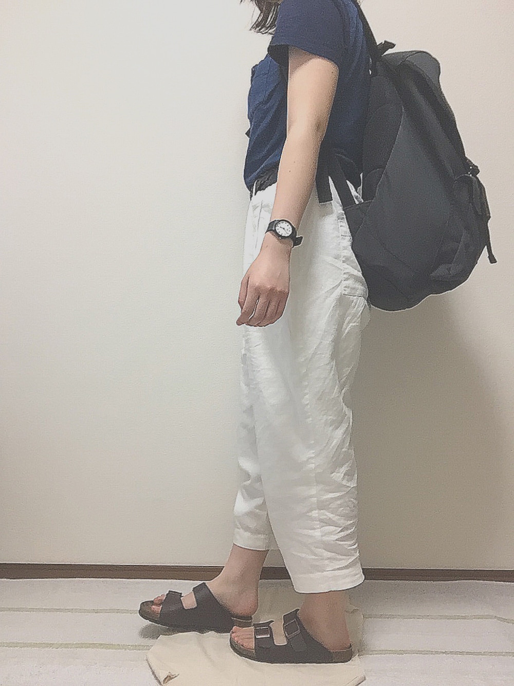 「ぽっちゃり、シンプル、Tシャツ、サルエルパンツ、コンフォートサンダル」｜「no brandのアイテム（バックパック/リュック、グレー系）」を使った、maruoさん（レディース・160cm）の夏コーディネートの1枚目の写真
