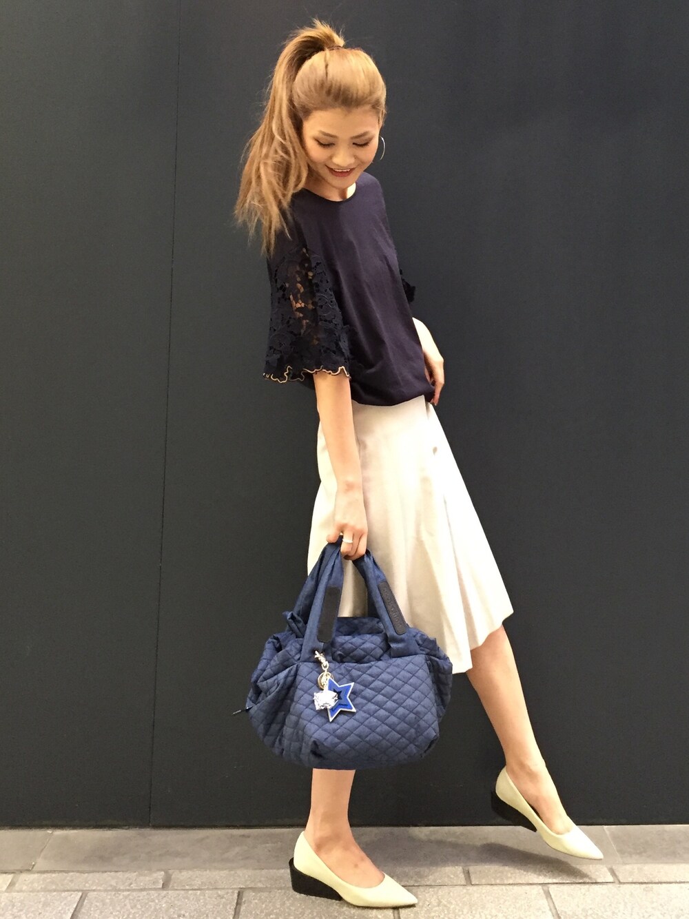 「シンプルコーデ、カジュアルコーデ、ガウチョパンツ、マリン、アンソール、ジョイライダー、REGISTA Armadio、SEE  BY CHLOE、ENSOR CIVET、cheap monday」｜「ENSOR CIVETのアイテム（Tシャツ/カットソー、ブルー系）」を使った、REGISTA Armadio さん（レディース・167cm）の冬コーディネートの1枚目の写真