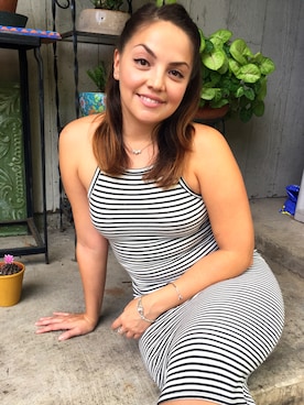 「stripes」｜「アイテム（アクセサリー）」を使った、Jess Medellinさん（レディース・153cm）の秋コーディネート