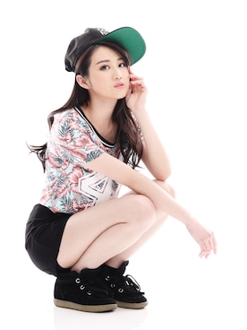 「CLOT（クロット）のアイテム（帽子）」を使った、Katie Hui 許芯悅さん（レディース・163cm）の夏コーディネート