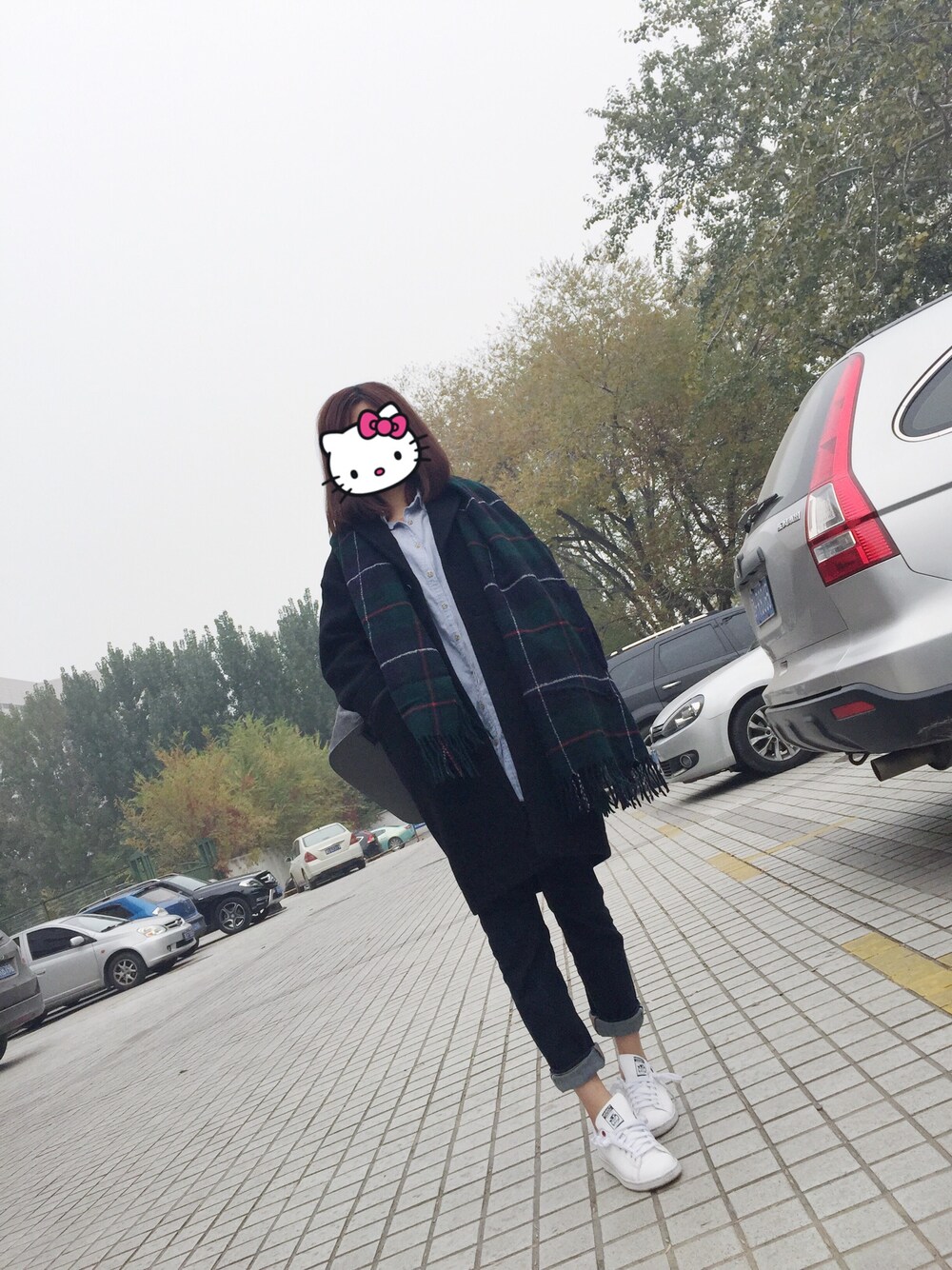 「stan smith、denim、Ungrid、TODAYFUL、MUJI」｜「TODAYFULのJAMES'ｓデニム（デニムパンツ、ブルー系）」を使った、InnTAKUHIさん（レディース・170cm）の秋コーディネートの1枚目の写真