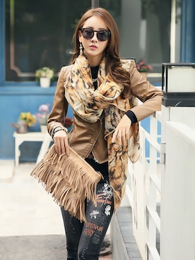 「アイテム（バンダナ/スカーフ）」を使った、スタイルオンミさん（レディース・167cm）の秋コーディネート