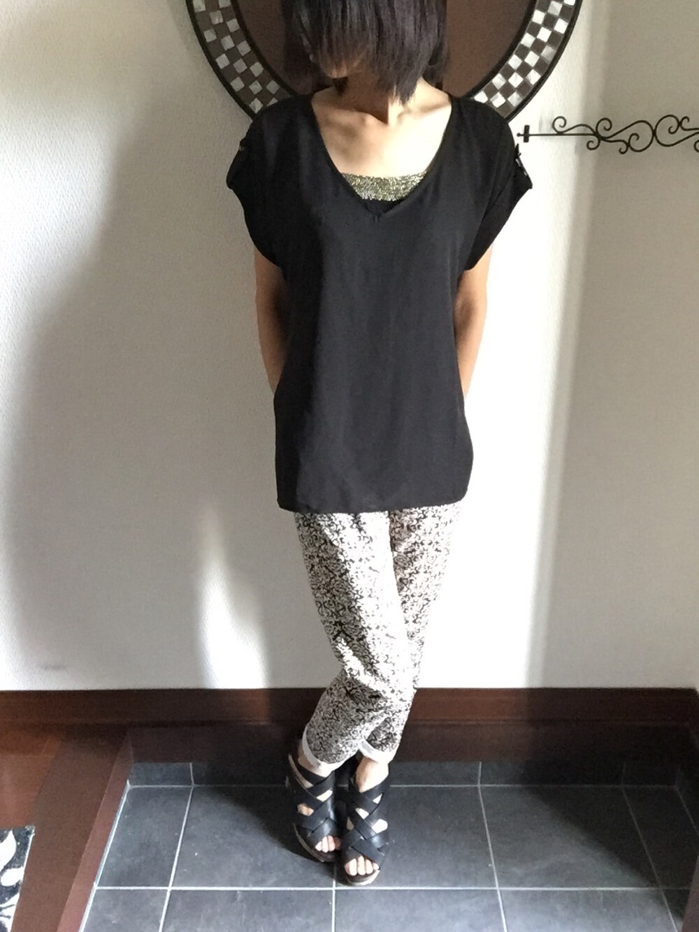 「FOREVER 21のアイテム（Tシャツ/カットソー、ブラック系）」を使った、つちのこさん（レディース・161cm）の夏コーディネートの1枚目の写真