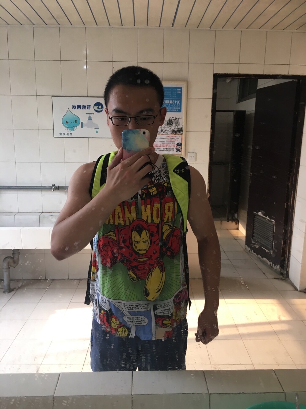 「UNDER ARMOURのアイテム（バックパック/リュック、イエロー系）」を使った、幸有我来山未孤さん（メンズ・181cm）の夏コーディネートの1枚目の写真