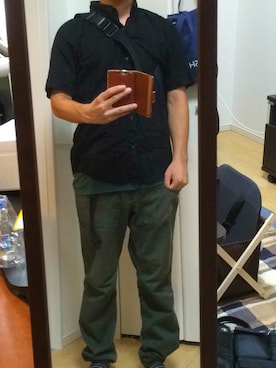 「ROBERT GELLER（ロバートゲラー）のアイテム（トップス）」を使った、Nhさん（メンズ・161cm）の秋コーディネート