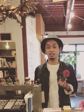 「薔薇」｜「アイテム（帽子）」を使った、takさん（メンズ・170cm）の秋コーディネート