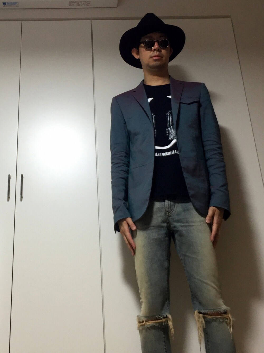「秋服、秋コーデ、ジャケット、ダメージデニムパンツ」｜「UNITED ARROWSのアイテム（ハット、ブラック系）」を使った、ささやんさん（メンズ・180cm）の秋コーディネートの1枚目の写真