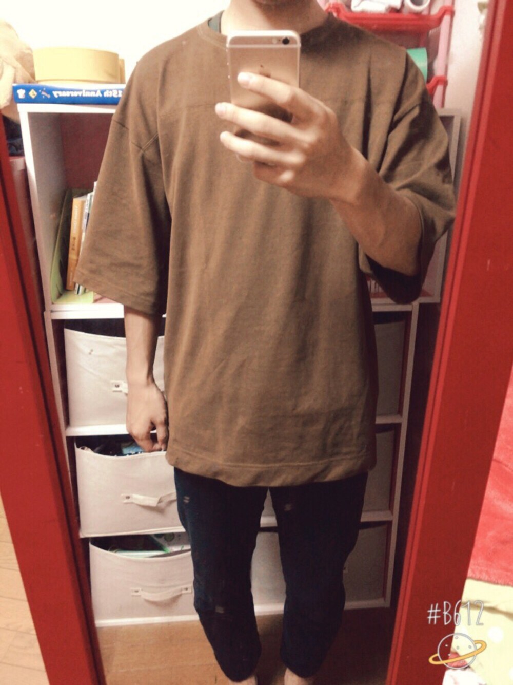 「WEGOのWEGO/度詰め天竺フットボールBIGTシャツ（Tシャツ/カットソー、イエロー系）」を使った、masamiさん（メンズ・172cm）の夏コーディネートの1枚目の写真