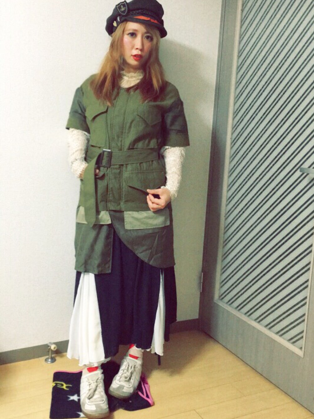 Vivienne Westwood キャスケット リボン オーブ 黒×赤 Vivienne Westwoodのキャスケットを使った人気ファッション