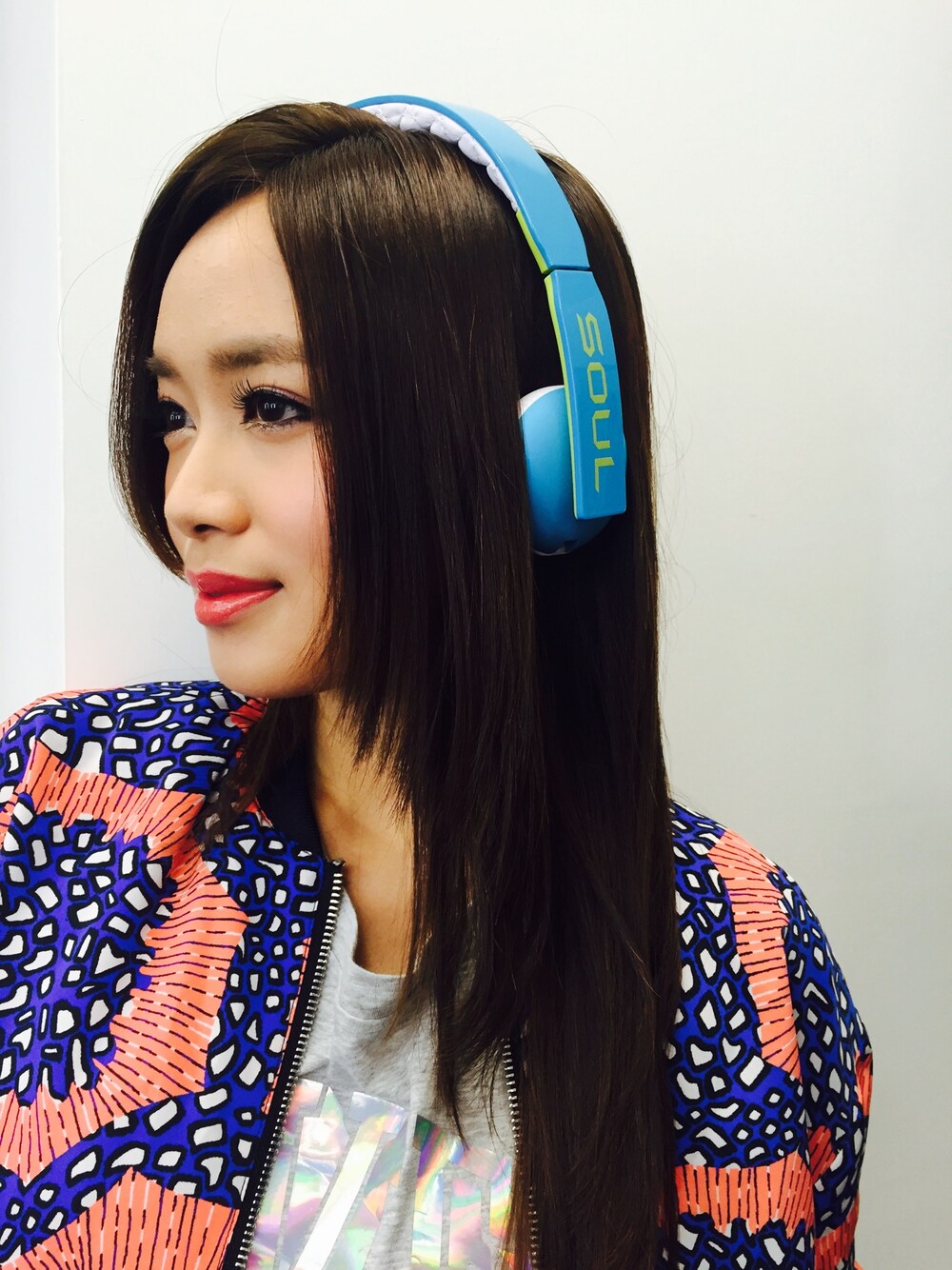 「soul、haileyc、haileystyle、music、holiday、earphone」｜「soulのアイテム（その他雑貨、ブルー系）」を使った、haileycさん（レディース・158cm）の春コーディネートの1枚目の写真
