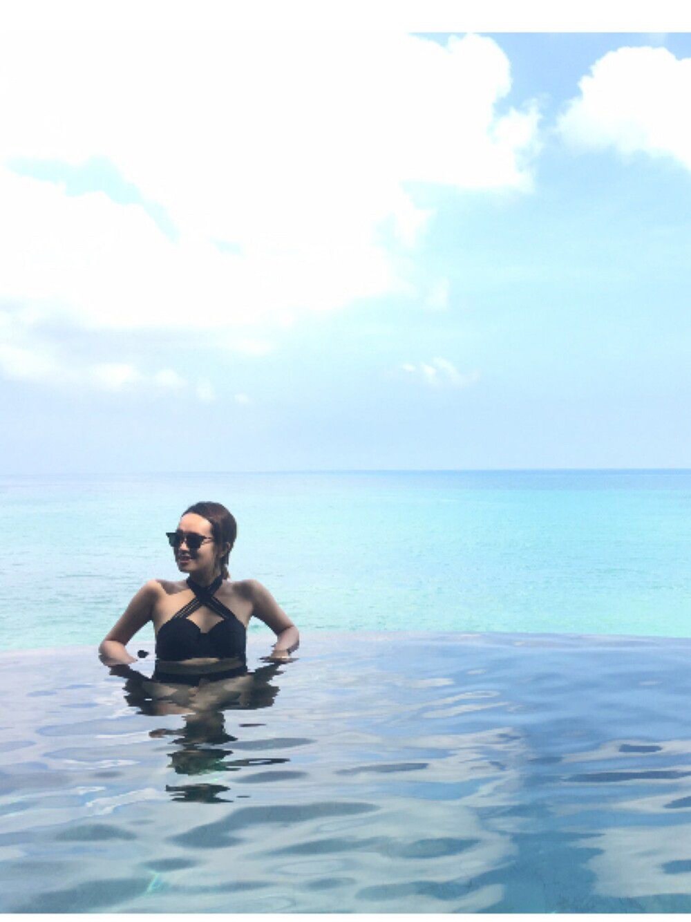 「haileystyle、haileyc、Zalora、ZaloraxWear」｜「ZALORAのアイテム（水着、ブラック系）」を使った、haileycさん（レディース・158cm）の秋コーディネートの1枚目の写真