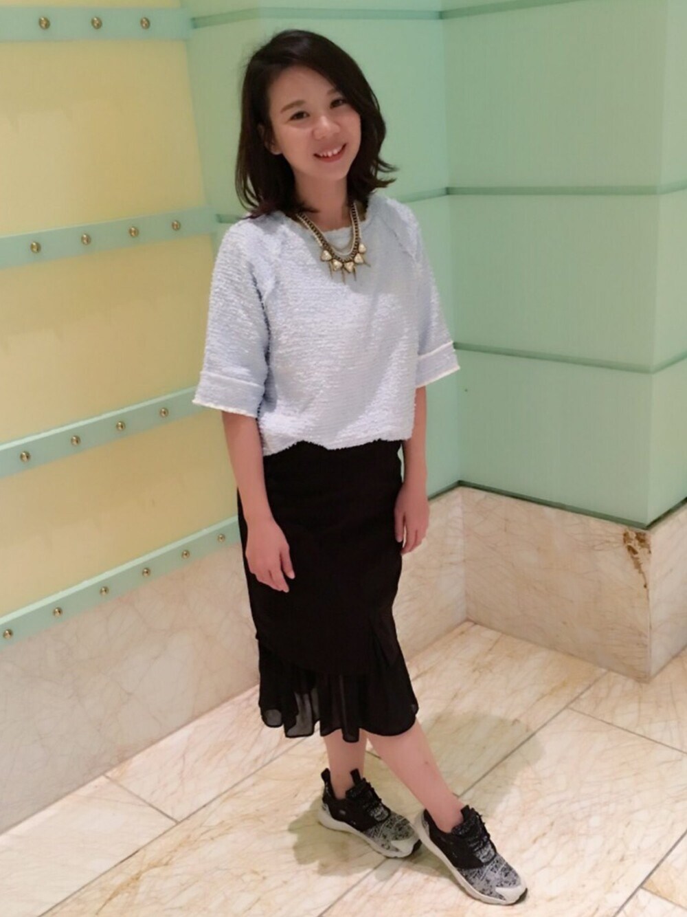 「STAR Qのアイテム（トップス、ブルー系）」を使った、Ruby roomさん（レディース・158cm）の春コーディネートの1枚目の写真