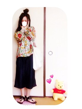「ガウチョパンツ」｜「アイテム（デニムパンツ）」を使った、慈雨さん（レディース・146cm）の春コーディネート