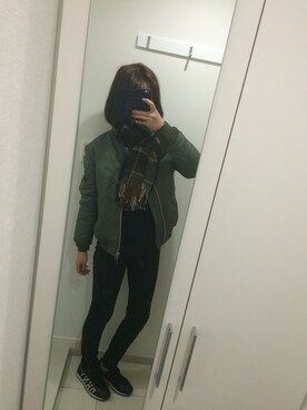 「EMODA（エモダ）のアイテム（ストール/ショール）」を使った、なあさん（レディース・168cm）の冬コーディネート