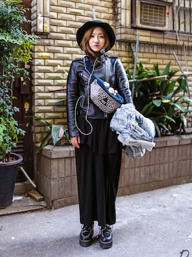 「streetsnap」｜「アイテム（アクセサリー）」を使った、패션맥(passionMaG.co.kr)さん（レディース・167cm）の冬コーディネート
