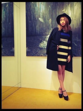 「OSMOSIS（オズモーシス）のアイテム（チェスターコート）」を使った、Emilyさん（レディース・165cm）の秋コーディネート