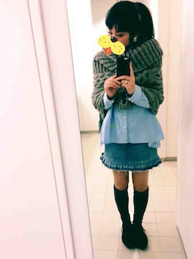 「MUVEIL（ミュベール）のアイテム（シャツ/ブラウス、ブルー系）」を使った、akiiraさん（レディース・160cm）の春コーディネート