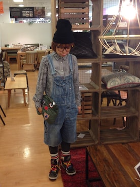 「黒縁メガネ」｜「アイテム（サロペット/オーバーオール）」を使った、yukaさん（レディース・152cm）の秋コーディネート