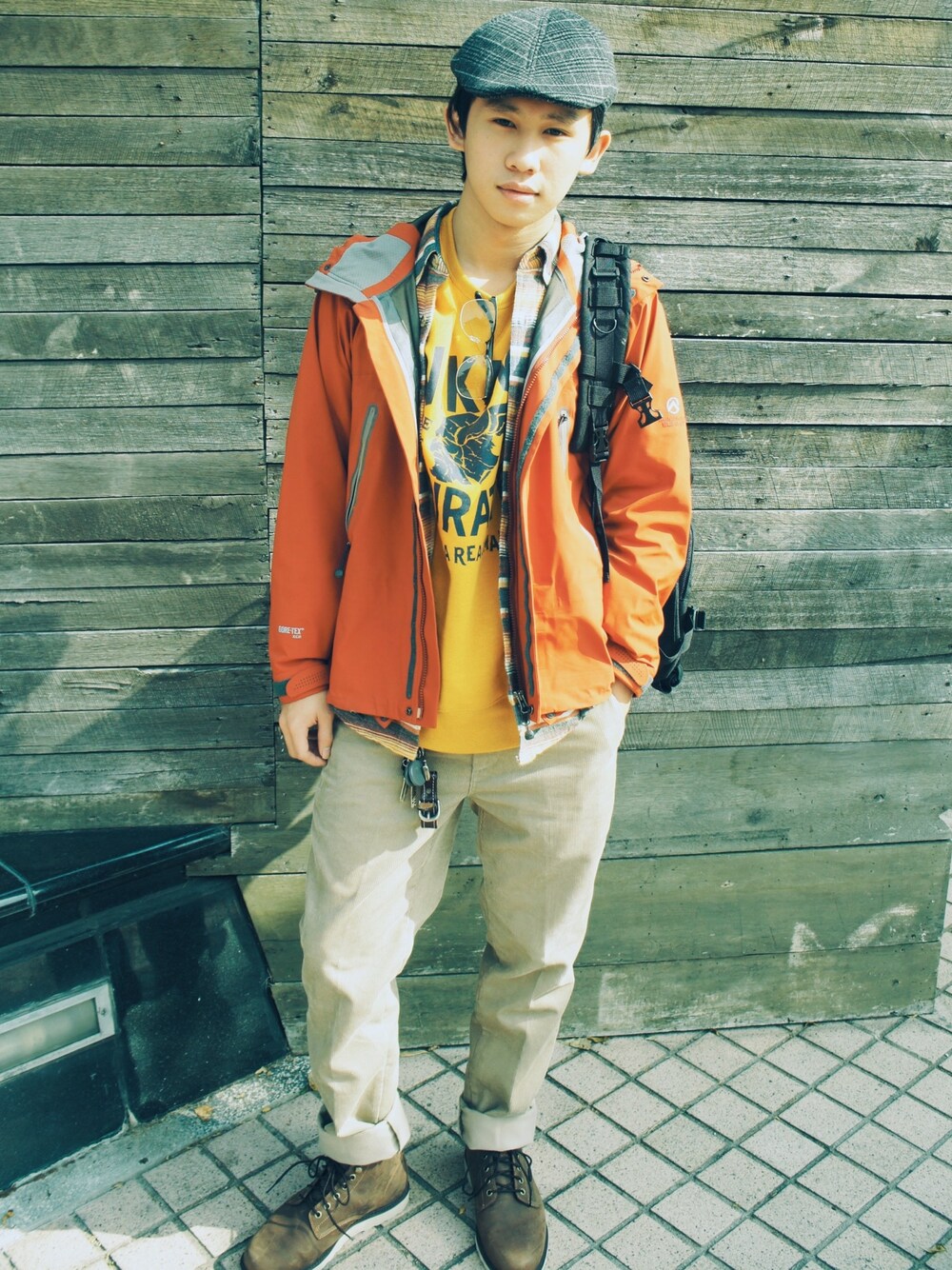 「內湖、outdoor、vintage、working style、Gentleman」｜「THE NORTH FACEのアイテム（マウンテンパーカー、オレンジ系）」を使った、kevin chang さん（メンズ・171cm）の冬コーディネートの1枚目の写真