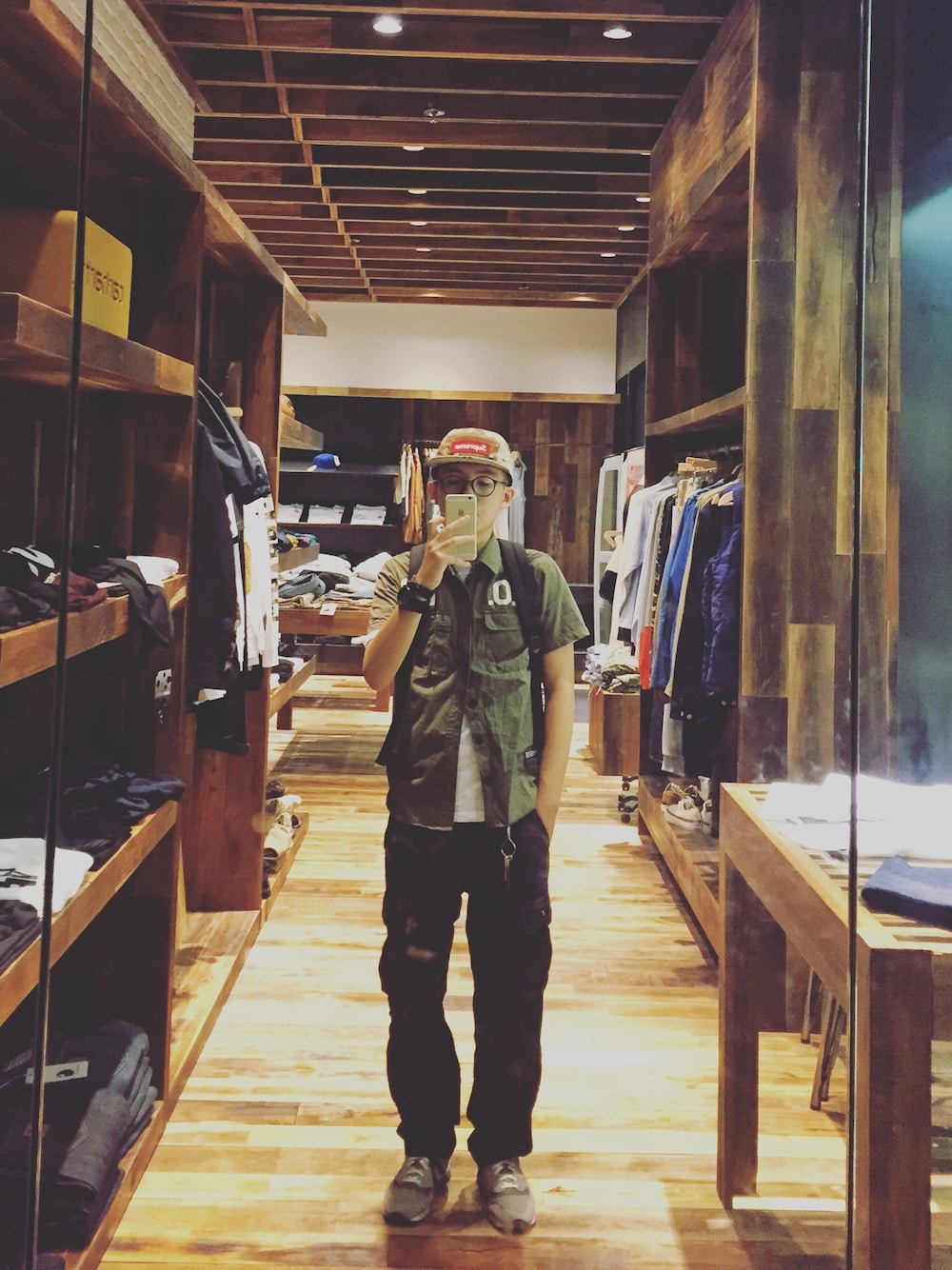 「WTAPSのアイテム（その他パンツ、ブルー系）」を使った、MASONUR-さん（メンズ・172cm）の秋コーディネートの1枚目の写真