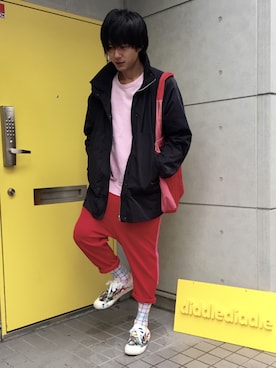 「アイテム（スウェット、ピンク系）」を使った、塩谷優太しおやゆうたさん（メンズ・175cm）の冬コーディネート