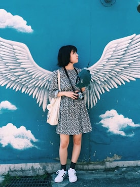 「カメラ女子」｜「アイテム（キャップ）」を使った、カメイさん（レディース・159cm）の秋コーディネート