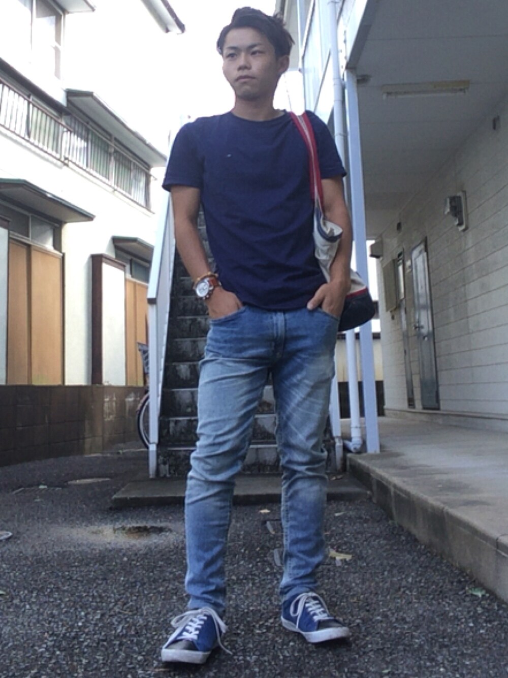 「TOMMY HILFIGERのアイテム（Tシャツ/カットソー、ブルー系）」を使った、yusukeさん（メンズ・165cm）の夏コーディネートの1枚目の写真