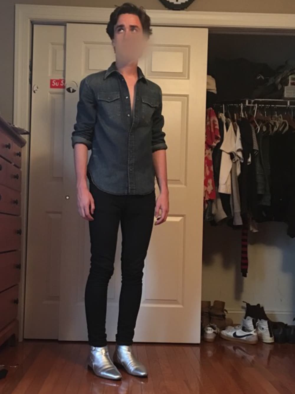 SAINT LAURENT PARISのブーツ（シルバー系）を使った人気ファッション 