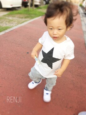 「ZARA（ザラ）のアイテム（Tシャツ/カットソー、ホワイト系）」を使った、RENJI ★さん（キッズ・80cm）の秋コーディネート