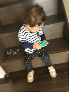 「ZARA（ザラ）のアイテム（Tシャツ/カットソー、ホワイト系）」を使った、RENJI ★さん（キッズ・80cm）の秋コーディネート