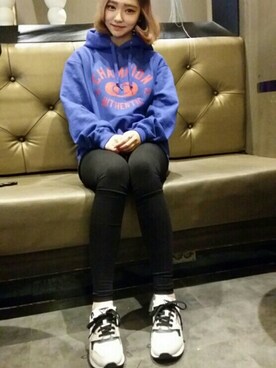 「アイテム（その他シューズ、グレー系）」を使った、스베누さん（レディース・164cm）の冬コーディネート