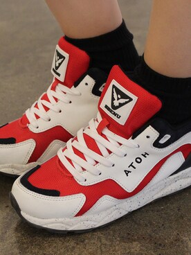 「アイテム（その他シューズ、レッド系）」を使った、스베누さん（レディース・164cm）の冬コーディネート